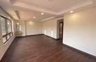 5 Bed Townhouse with En Suite in Spring Valley - 3