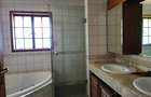 5 Bed House with En Suite in Runda - 10