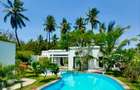5 Bed Townhouse with En Suite at Greenwood Drive - 3