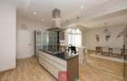 4 Bed Apartment with En Suite at Riverside Drive - 4