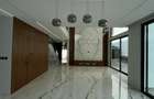 6 Bed Villa with En Suite in Lavington - 2