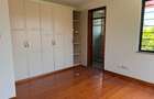 5 Bed Townhouse with En Suite at Lavington - 13