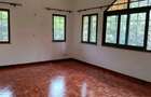 5 Bed House with En Suite in Rosslyn - 13