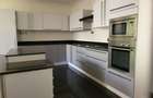 5 Bed Townhouse with En Suite in Runda - 11