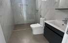 Serviced 2 Bed Apartment with En Suite at Links Road - 12