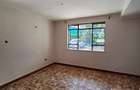 5 Bed House with En Suite in Runda - 9
