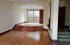 5 Bed Townhouse with En Suite in Brookside - 2