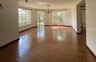 3 Bed Apartment with En Suite at Hatheru Road - 3
