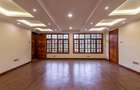 5 Bed House with En Suite in Ridgeways - 15