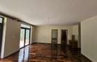 5 Bed Townhouse with En Suite in Lavington - 4
