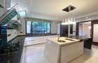 5 Bed House with En Suite in Runda - 4