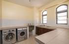 3 Bed Apartment with En Suite at Riverside Drive - 13