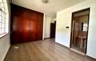 5 Bed Townhouse with En Suite in Lavington - 4