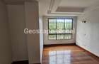 5 Bed Townhouse with En Suite in Lavington - 3