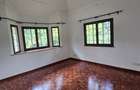 5 Bed House with En Suite at Rosslyn Lone Tree - 19