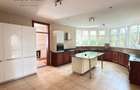5 Bed House with En Suite at Rosslyn - 8
