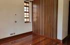5 Bed House with En Suite in Runda - 14