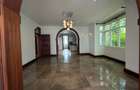 5 Bed Townhouse with En Suite in Rosslyn - 3