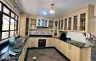 5 Bed Townhouse with En Suite in Lavington - 4