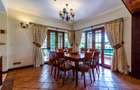 4 Bed House with En Suite in Ridgeways - 8