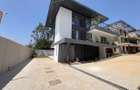 5 Bed Townhouse with En Suite in Lavington - 1