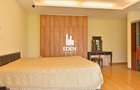 5 Bed Townhouse with En Suite in Kyuna - 8