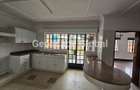 5 Bed Townhouse with En Suite in Spring Valley - 10
