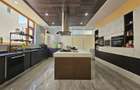 6 Bed Townhouse with En Suite in Lavington - 7