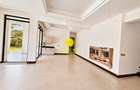 5 Bed Villa with En Suite in Spring Valley - 4