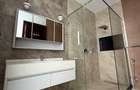 5 Bed House with En Suite in Nyari - 8