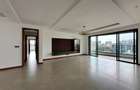 4 Bed Apartment with En Suite at Riverside Drive - 4
