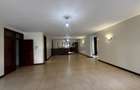 3 Bed Apartment with En Suite in Riverside - 13