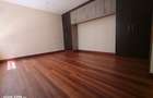 5 Bed Townhouse with En Suite at Off Convent Drive - 17