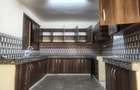 3 Bed Apartment with En Suite at Links Road - 6