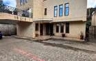 5 Bed Townhouse with En Suite at Convent Drive - 3