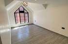 4 Bed House with En Suite in Membley - 9