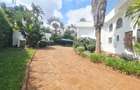 5 Bed House with En Suite at Nyari - 3