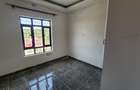 4 Bed House with En Suite at Kahuho - 11