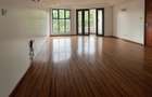 3 Bed Apartment with En Suite in Riverside - 2