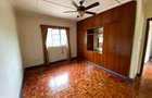 5 Bed House with En Suite in Runda - 12