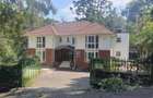 5 Bed Townhouse with En Suite at Lonetree - 1
