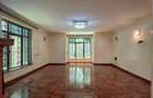 5 Bed Townhouse with En Suite at Othaya Road - 6