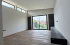 5 Bed Townhouse with En Suite at Old Runda - 11