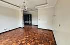 4 Bed House with En Suite in Rosslyn - 13
