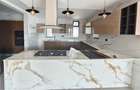 3 Bed Apartment with En Suite in Riverside - 11