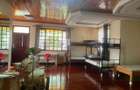 10 Bed House with En Suite in Runda - 6