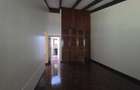 4 Bed House with En Suite in Lake View - 11