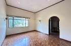 5 Bed Townhouse with En Suite in Brookside - 11