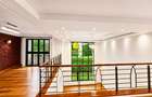 5 Bed House with En Suite in Lavington - 9
