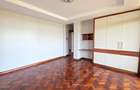 4 Bed Apartment with En Suite at Riverside Drive - 11